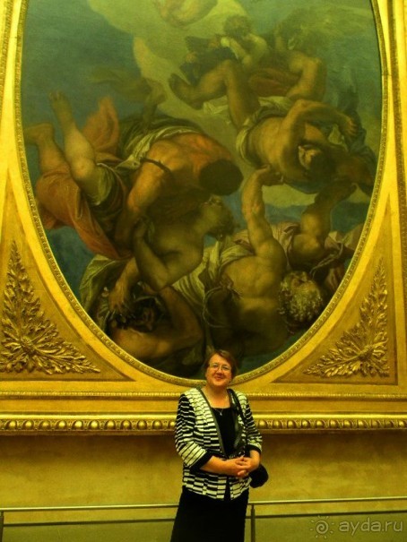 В Лувре собрана прекрасная коллекция гравюр и рисунков, рассеянная по разным залам музея. Она включает известные эскизы Энгра и Рубенса, а также некоторые рисунки Леонардо да Винчи.