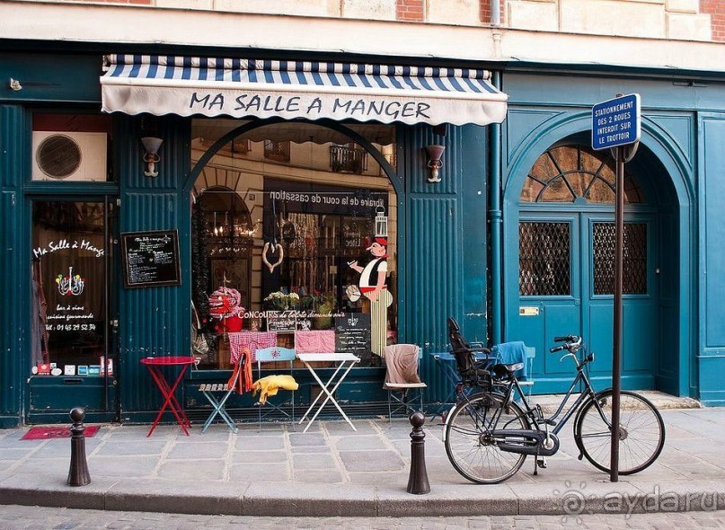 Монмартр не оставит равнодушным ни одного человека, здесь каждый найдет что-то для себя. Разношерстный, богемный, загадочный полный истории квартал!