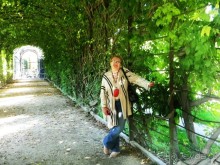 Шёнбрунн (нем. Schloß Schönbrunn) — основная летняя резиденция австрийских императоров династии Габсбургов, одна из крупнейших построек австрийского барокко (архитектор — Иоганн Бернхард Фишер фон Эрлах).