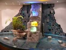 Красиво, как в музее.  Вот так засмотришься и забудешь за чем пришел.