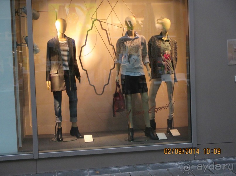 Грабен – это  район модных ресторанов, бутиков, букинистических и антикварных  магазинов, ювелирных мастерских.