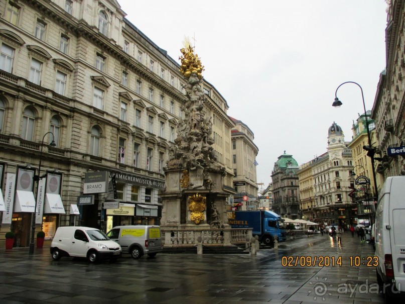 Чумная колонна (или чумной столб) в Вене расположена в самом центре города на улице Грабен. Ее считают одной из самых выдающихся скульптурных произведений австрийской столицы.