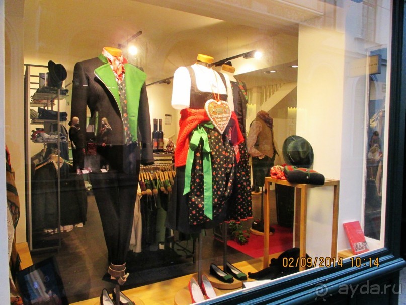 Так, в отдельных магазинах цены могут быть в несколько раз выше, чем минимальные заработные платы местных жителей.