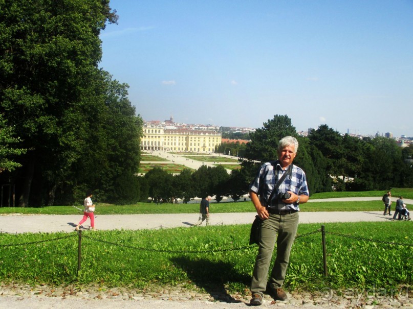 Со смертью Марии Терезии в бурной жизни замка наступило затишье. Он стал использоваться как летняя резиденция.