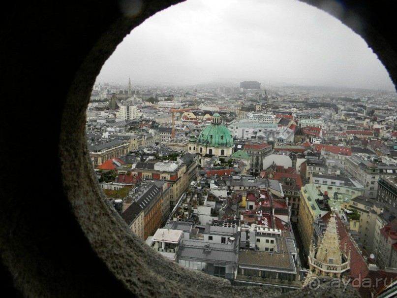 Говорят, что первый мастер, который пытался ее строить, заключил союз с дьяволом. Но ничего путного не вышло – купол обрушился. И только по прошествии лет башня обрела свой сегодняшний вид. Долгое время она была самой высокой смотровой площадкой Европы. .