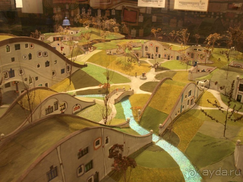 "Идеальный город" по замыслу Хундертвассера.  Макет.