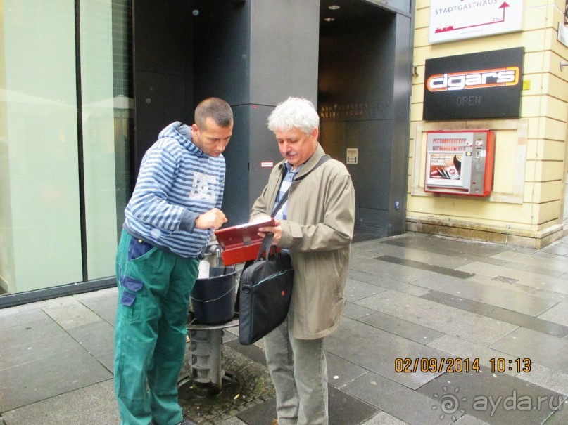 Доброжелательные жители Вены от души стараются помочь и показать на карте как пройти к той или иной достопримечательности их чудесного города.