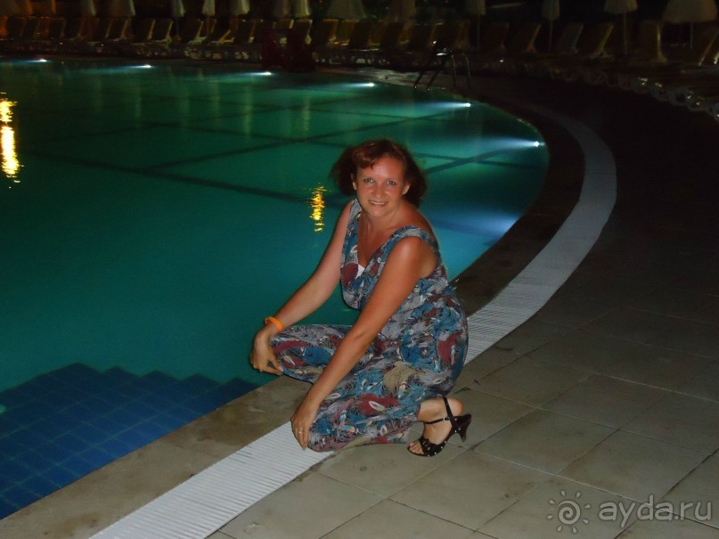 красивый но там не убирают вовремя то-ли персонал не обучен то ли его нет 