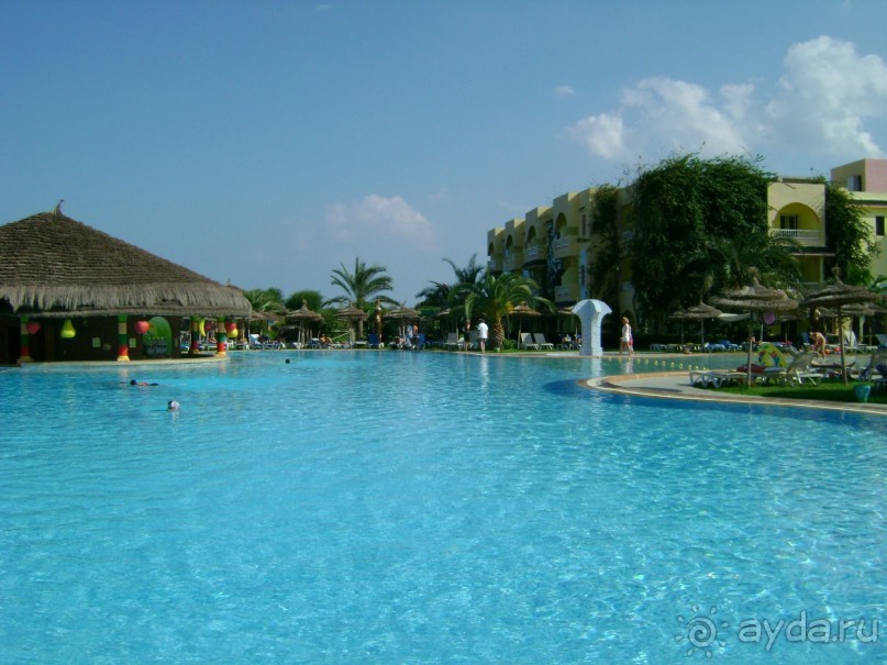Территория отеля. Бассейн