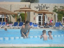 Без фанатизма и блеска, все скромно