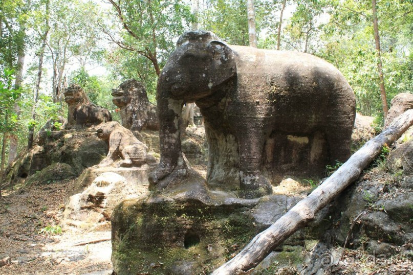 В Камбоджу в одиночку.