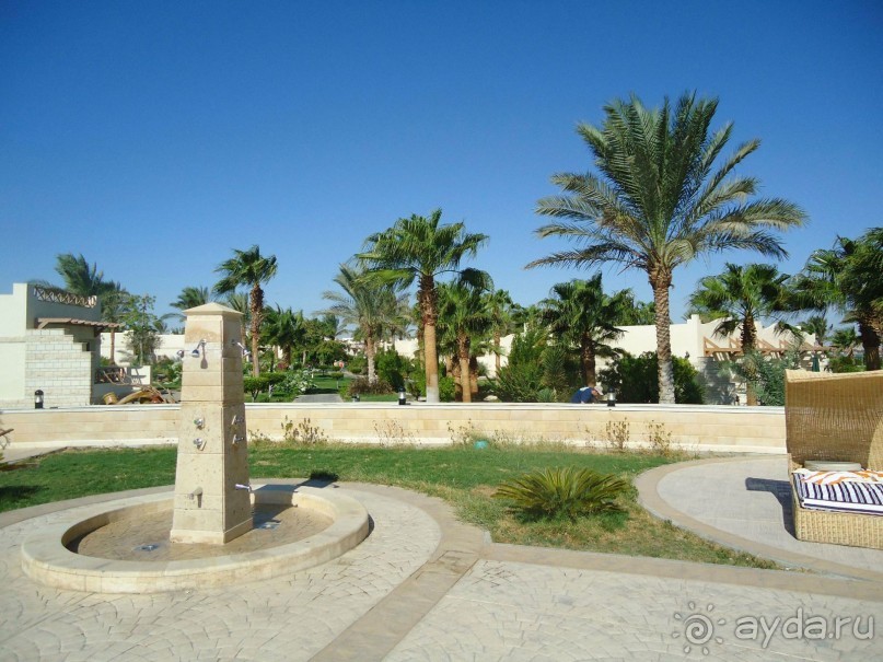 Хороший отель для тихого отдыха на теплом море.