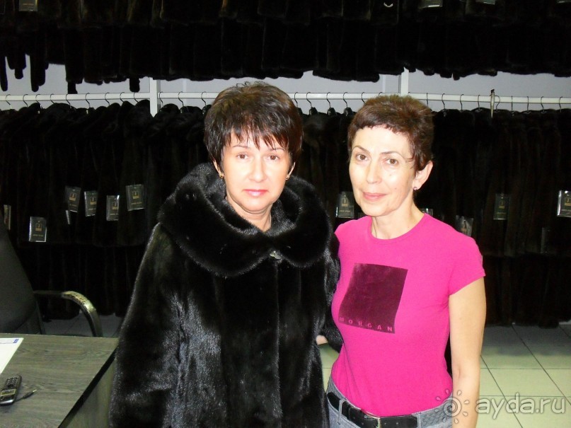 в магазине джон Фурс, продавец Вероника говорит по русски