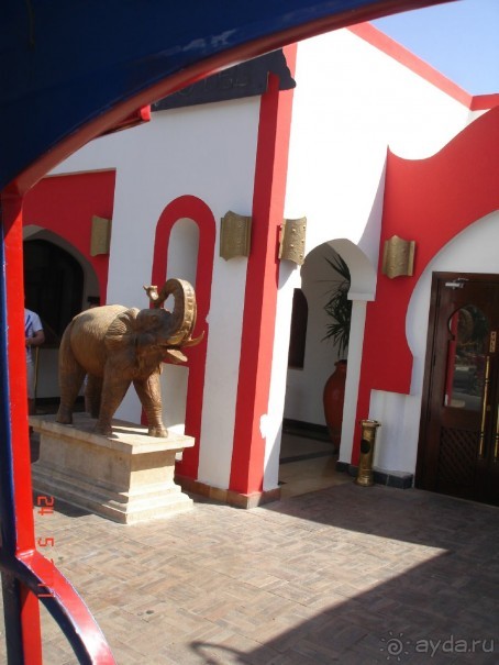 Чудесный "город-отель" на берегу залива Корал-бей