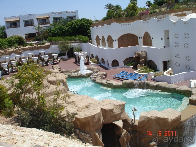 Чудесный "город-отель" на берегу залива Корал-бей