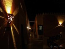 По дороге в номер вечером