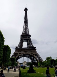 Самое "must see" место Парижа, но очередь убивает...