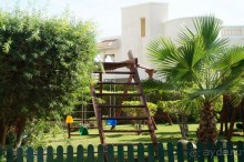 Соответствует 4 с большим натягом!