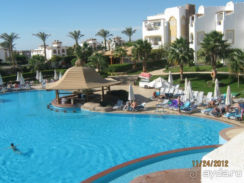 Бассейн в отеле