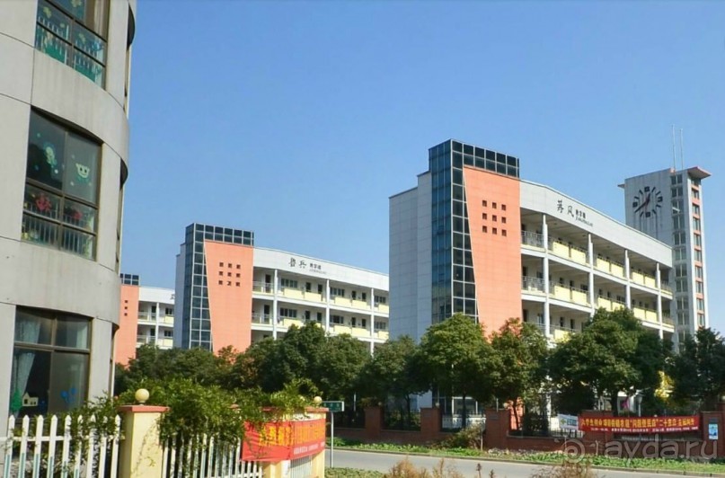 ЦЗИНЬХУА-город в субтропиках