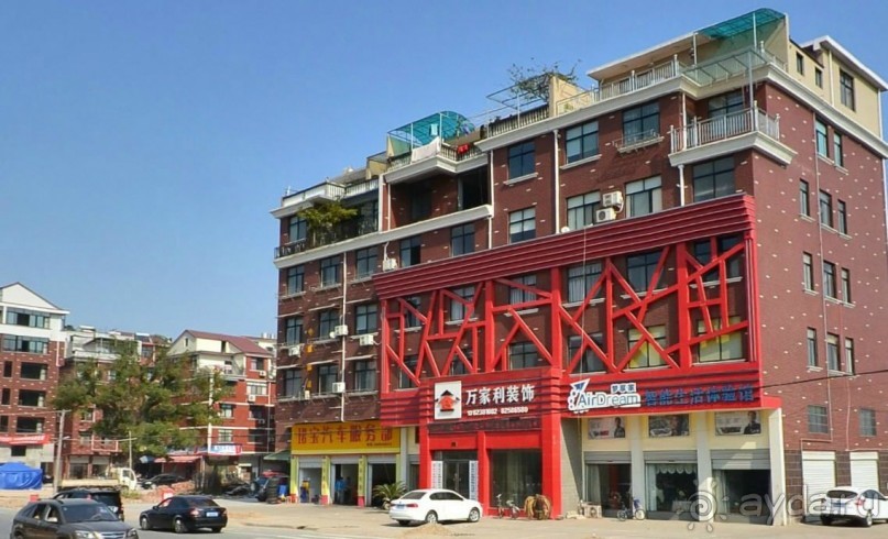 ЦЗИНЬХУА-город в субтропиках