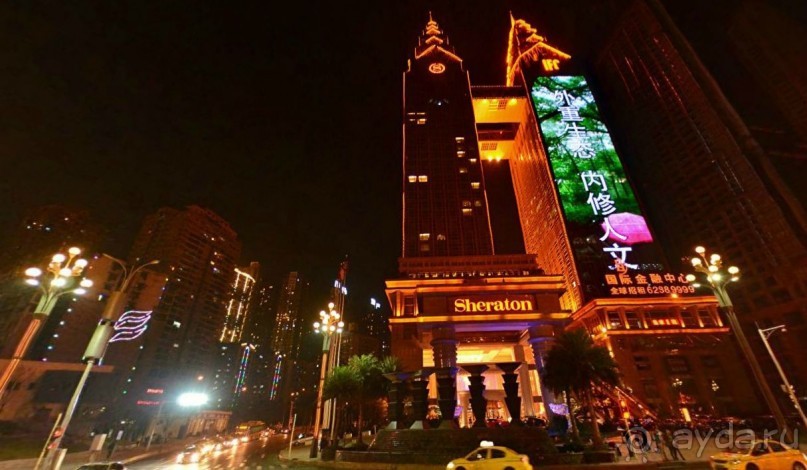 Готель Шератон ночью