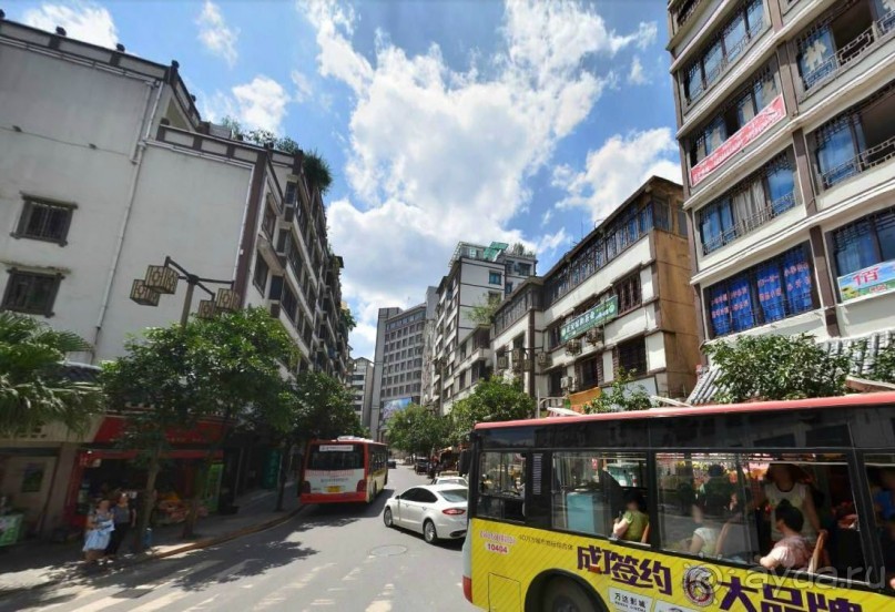 ЦЗУНЬИ-младший брат Гонконга