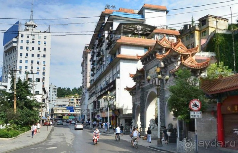 ЦЗУНЬИ-младший брат Гонконга