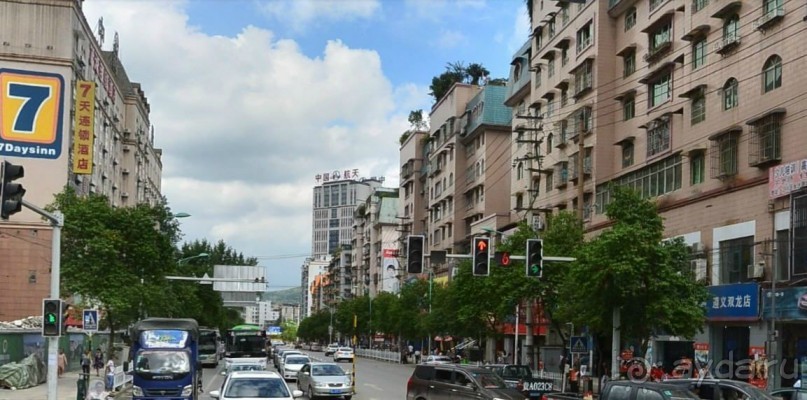 ЦЗУНЬИ-младший брат Гонконга