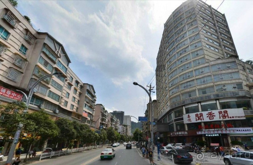 ЦЗУНЬИ-младший брат Гонконга