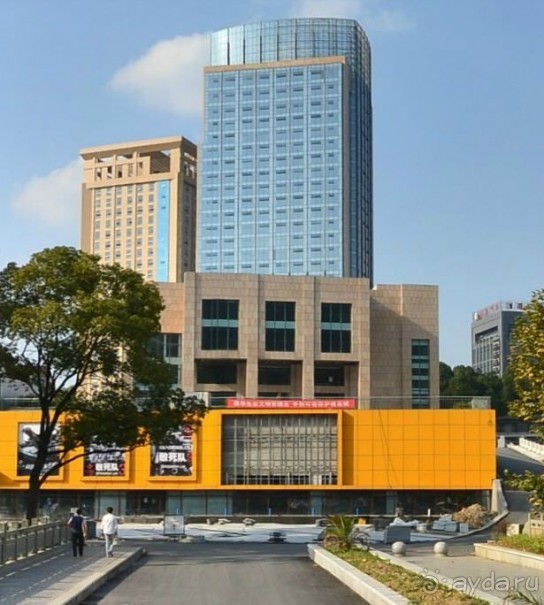 ЦЗУНЬИ-младший брат Гонконга