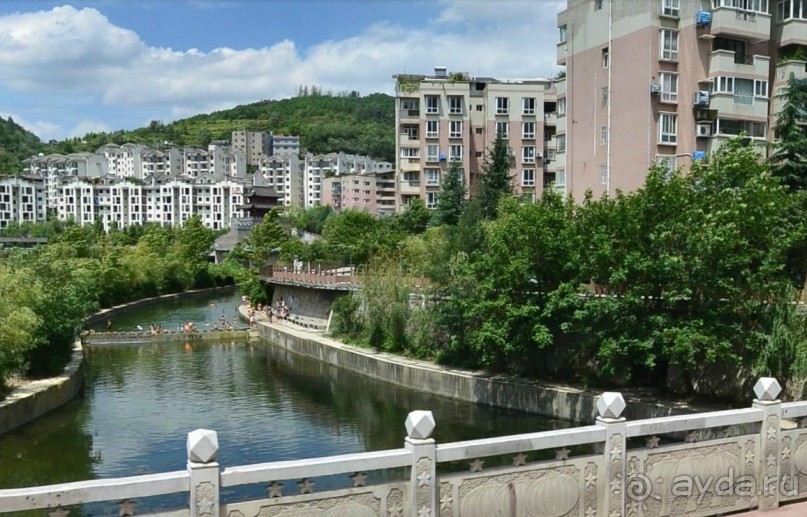 ЦЗУНЬИ-младший брат Гонконга