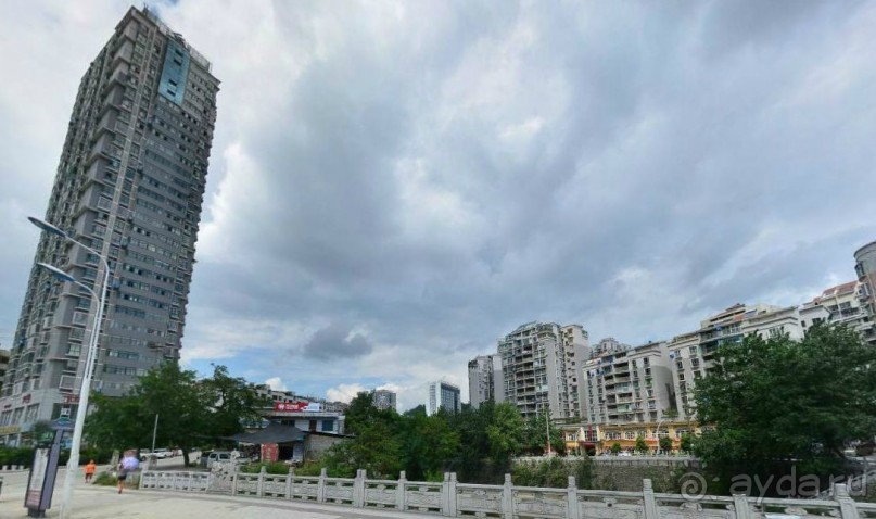 ЦЗУНЬИ-младший брат Гонконга