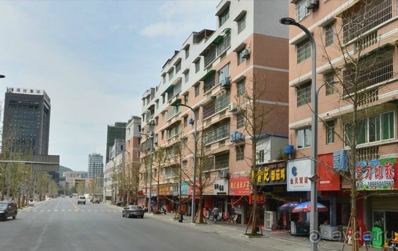 ЦЗУНЬИ-младший брат Гонконга