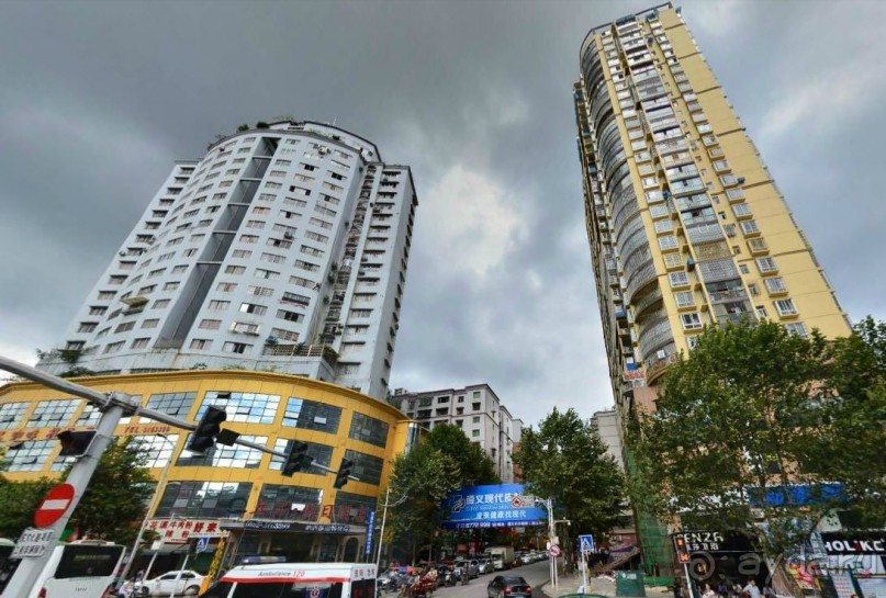 ЦЗУНЬИ-младший брат Гонконга