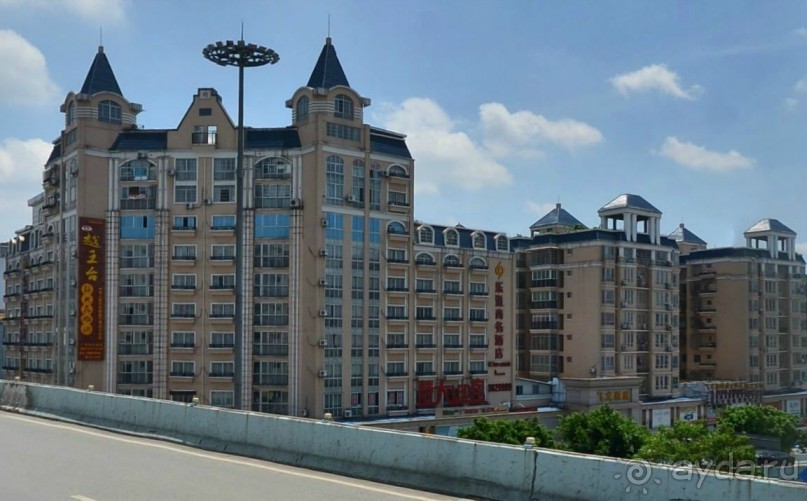 ЛЮЧЖОУ-город среди холмов