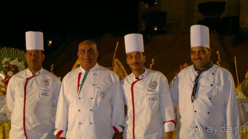 Определитесь сразу,зачем едете,если за красивым морем,то,вероятно,Вам не сюда...