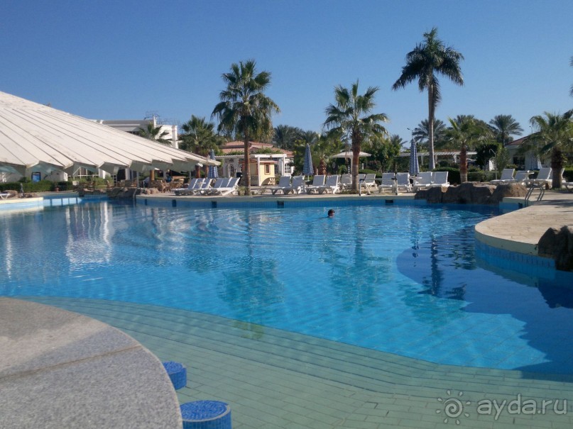 Определитесь сразу,зачем едете,если за красивым морем,то,вероятно,Вам не сюда...