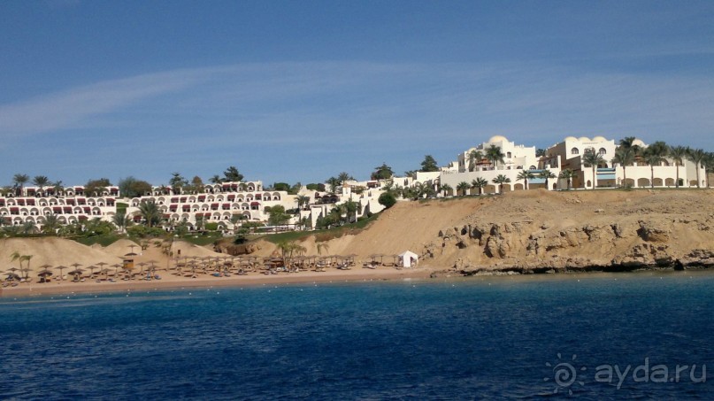 Определитесь сразу,зачем едете,если за красивым морем,то,вероятно,Вам не сюда...