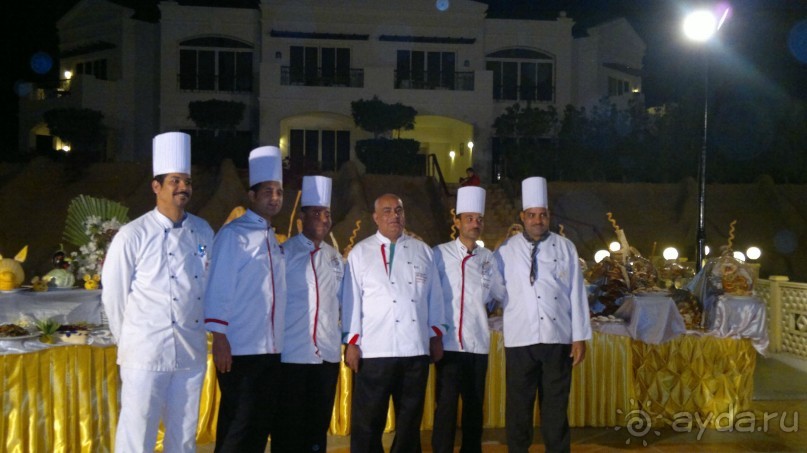 Определитесь сразу,зачем едете,если за красивым морем,то,вероятно,Вам не сюда...