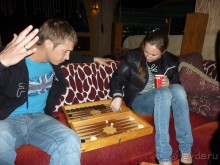 бесплатно дают играть в нарды и шашки