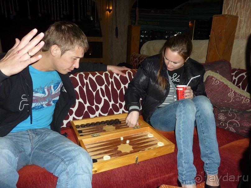 бесплатно дают играть в нарды и шашки