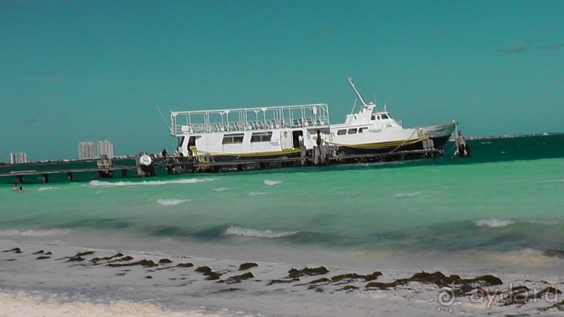 Отель неплохой, если вы едете туда НЕ купаться в карибском море :)