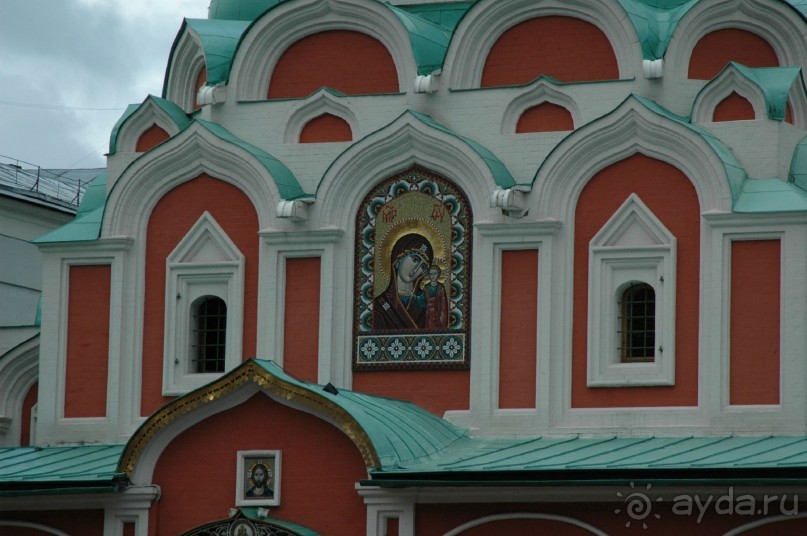 как печально что нет фотографий москвы.