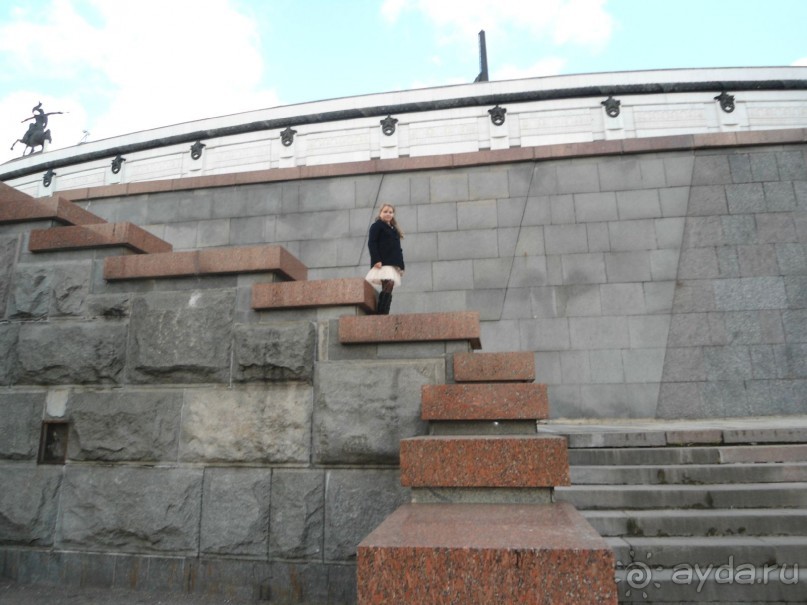 как печально что нет фотографий москвы.