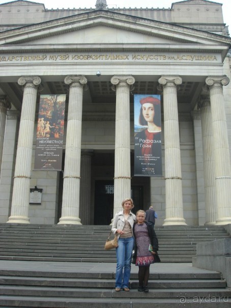 как печально что нет фотографий москвы.