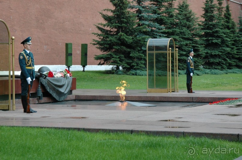 как печально что нет фотографий москвы.