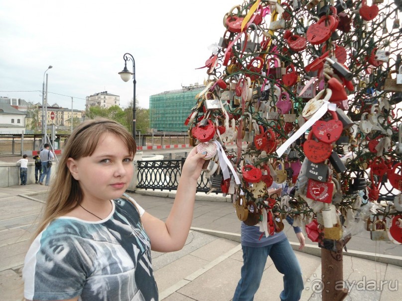 как печально что нет фотографий москвы.