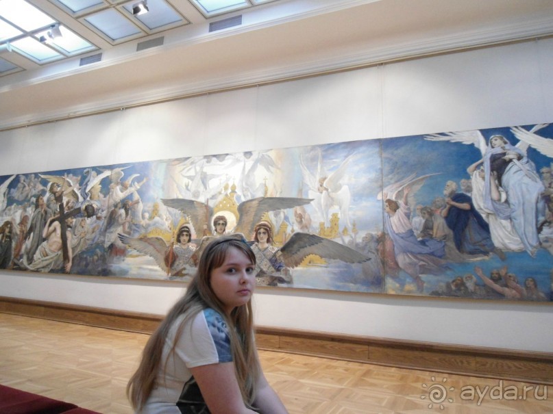 как печально что нет фотографий москвы.