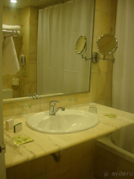 Хороший отель в отличном месте